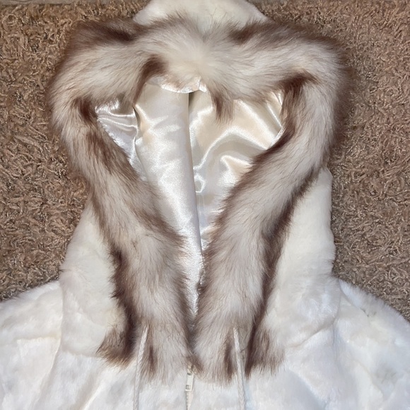 Small Black Mountain Winter Coat - Picture 3 of 5